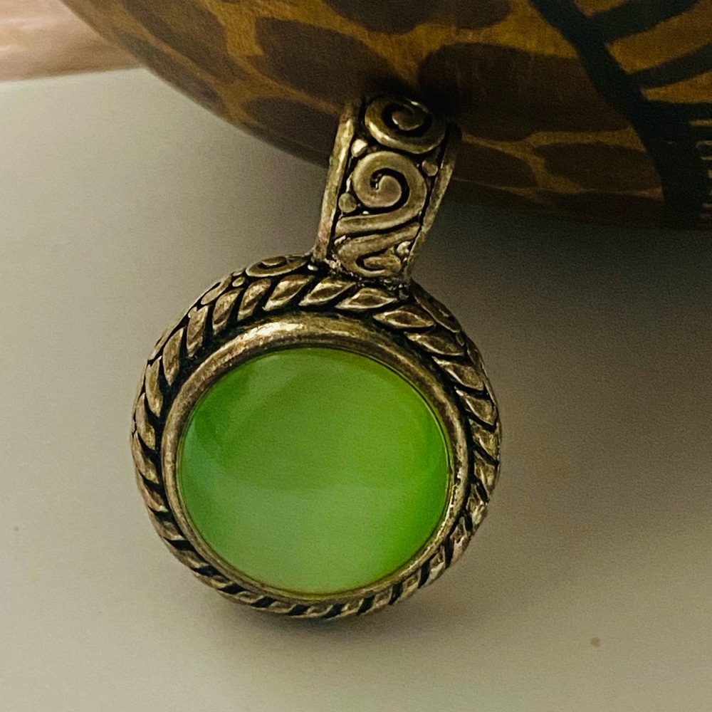 Vintage Green Glass Cabochon Pendant Silver Tone Rope Border Boho Artisan Style